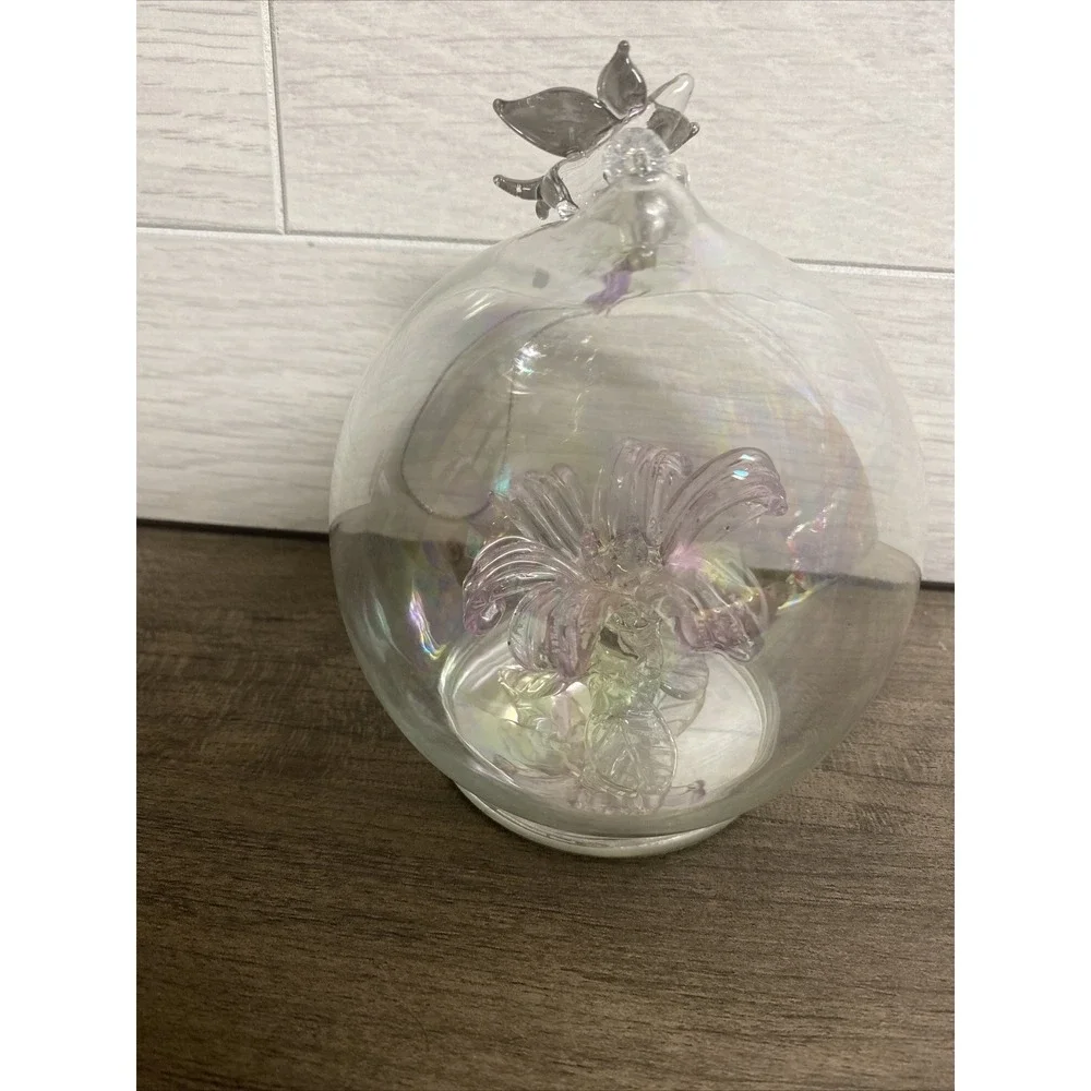 Glass‎ Ornament with flower on the inside